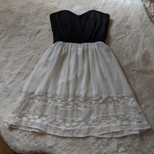 CUTE WET SEAL STRAPLESS PARTY DRESS